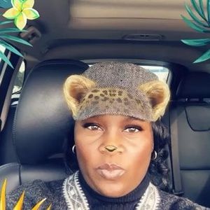 Meet your Posher, Lisa